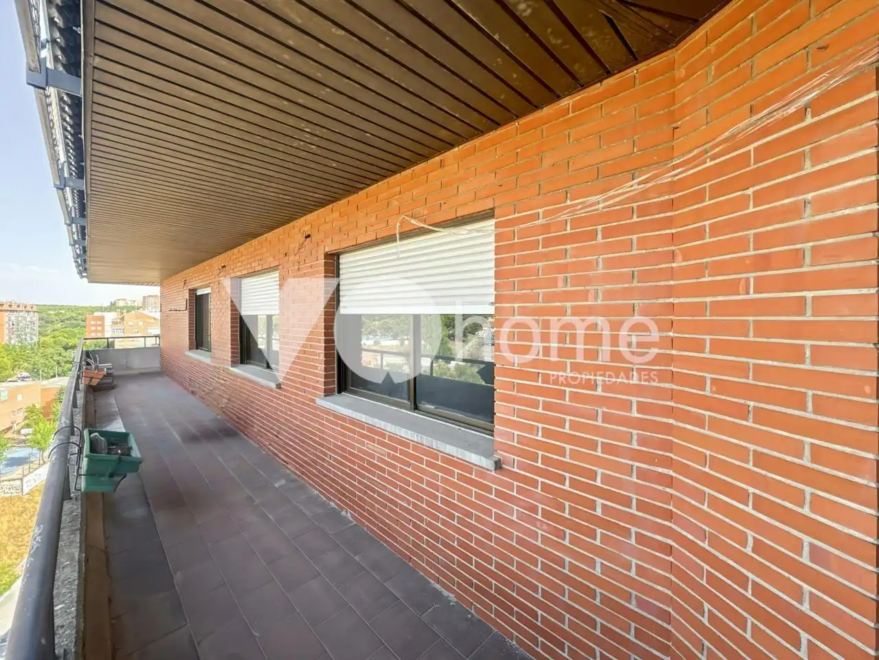 Vista exterior de Piso en venta en Madrid con Calefacción, Parquet y Terraza