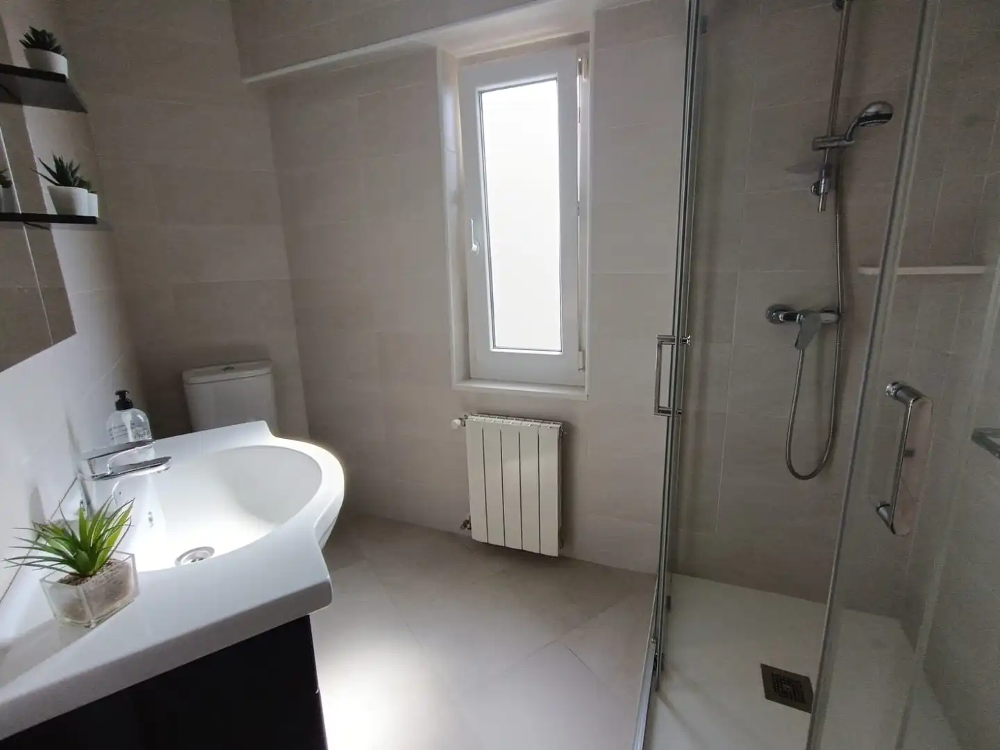 Bathroom of Flat for sale in Torrelavega   with Heating, Storage room and Balcony