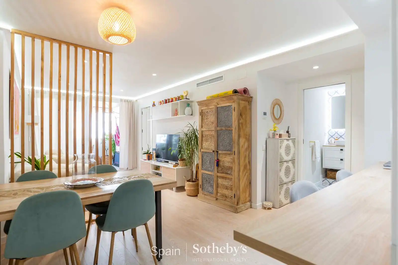 Sala d'estar de Apartament en venda en Madrid amb Aire condicionat, Calefacció i Terrassa