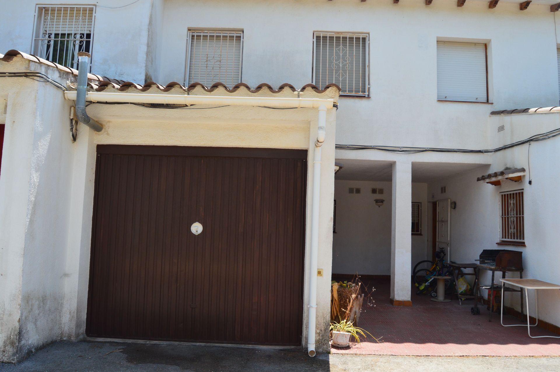 Vista exterior de Casa adosada en venda en El Vendrell amb Jardí privat, Terrassa i Traster