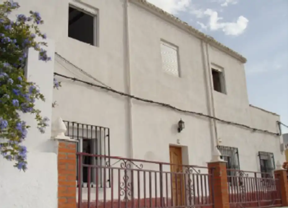 House for sale in Berja