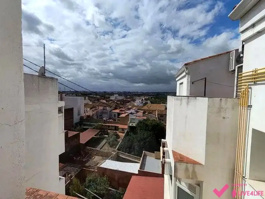 Außenansicht von Wohnung zur Miete in Valencia mit Klimaanlage, Terrasse und Möbliert