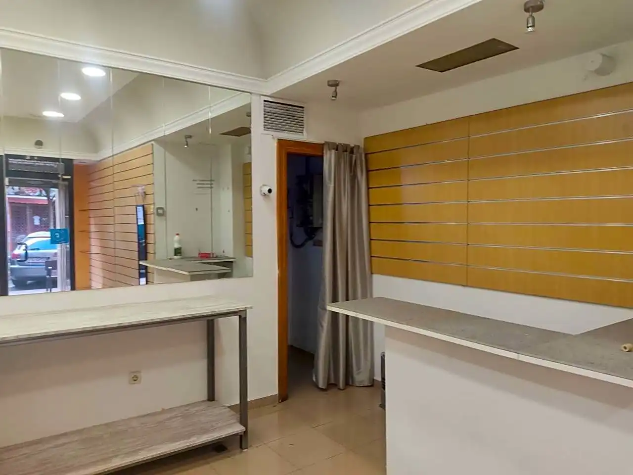 Business premises for sale in Calle Padre Claret, imagen 2