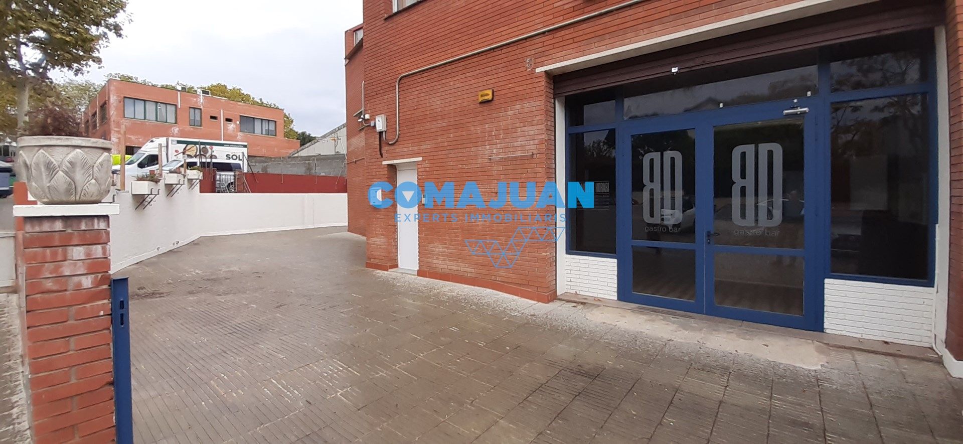 Exterior view of Industrial buildings to rent in El Masnou