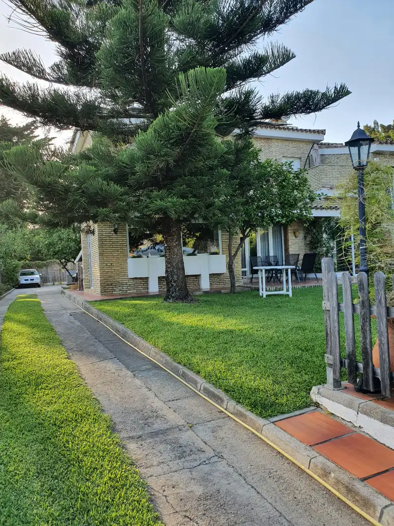 Exterior view of Detached homes for sale in El Puerto de Santa María  with Air Conditioner, Private garden and Storage room
