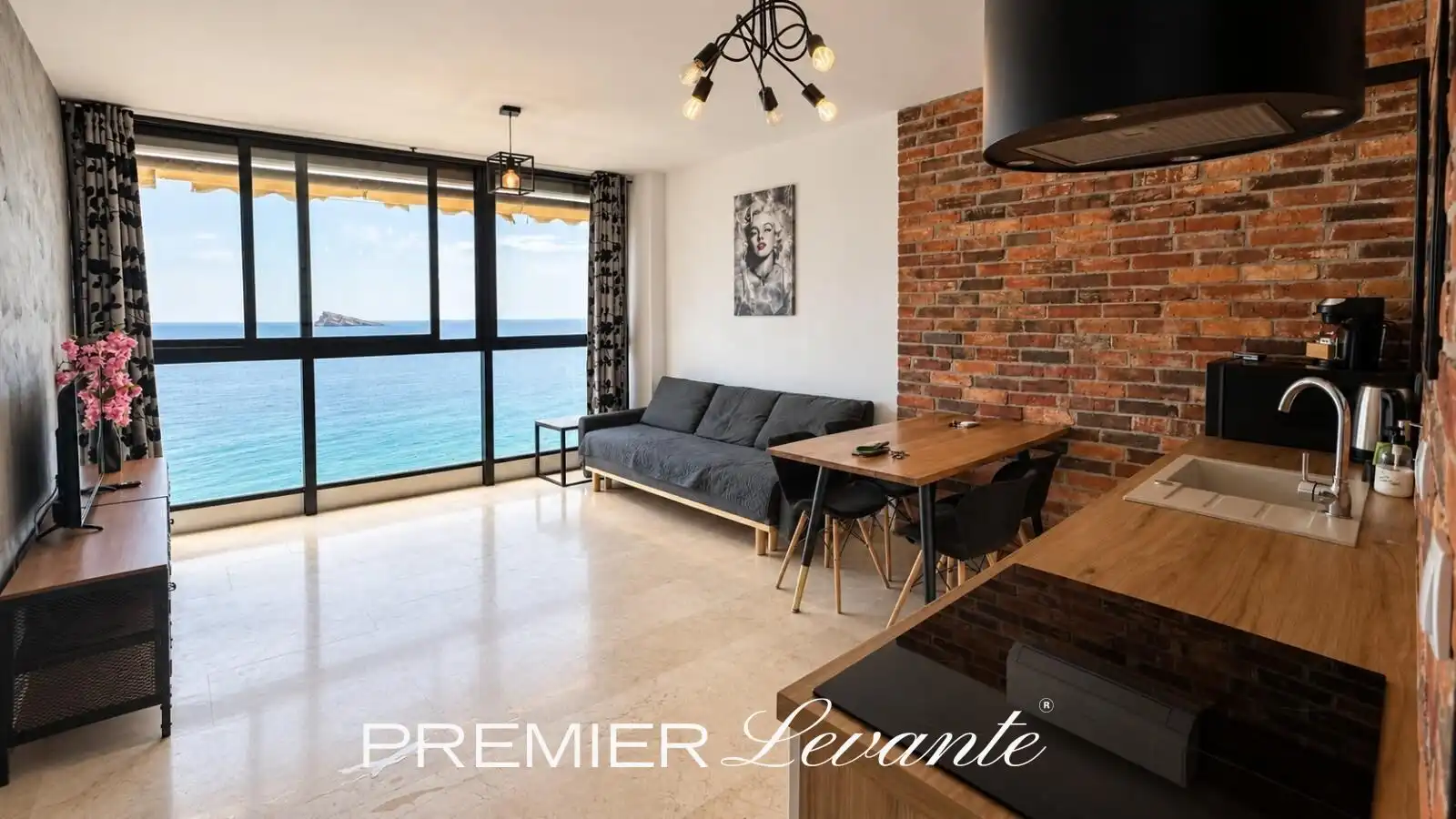 Apartamento con piscina en venta en Playa de Levante