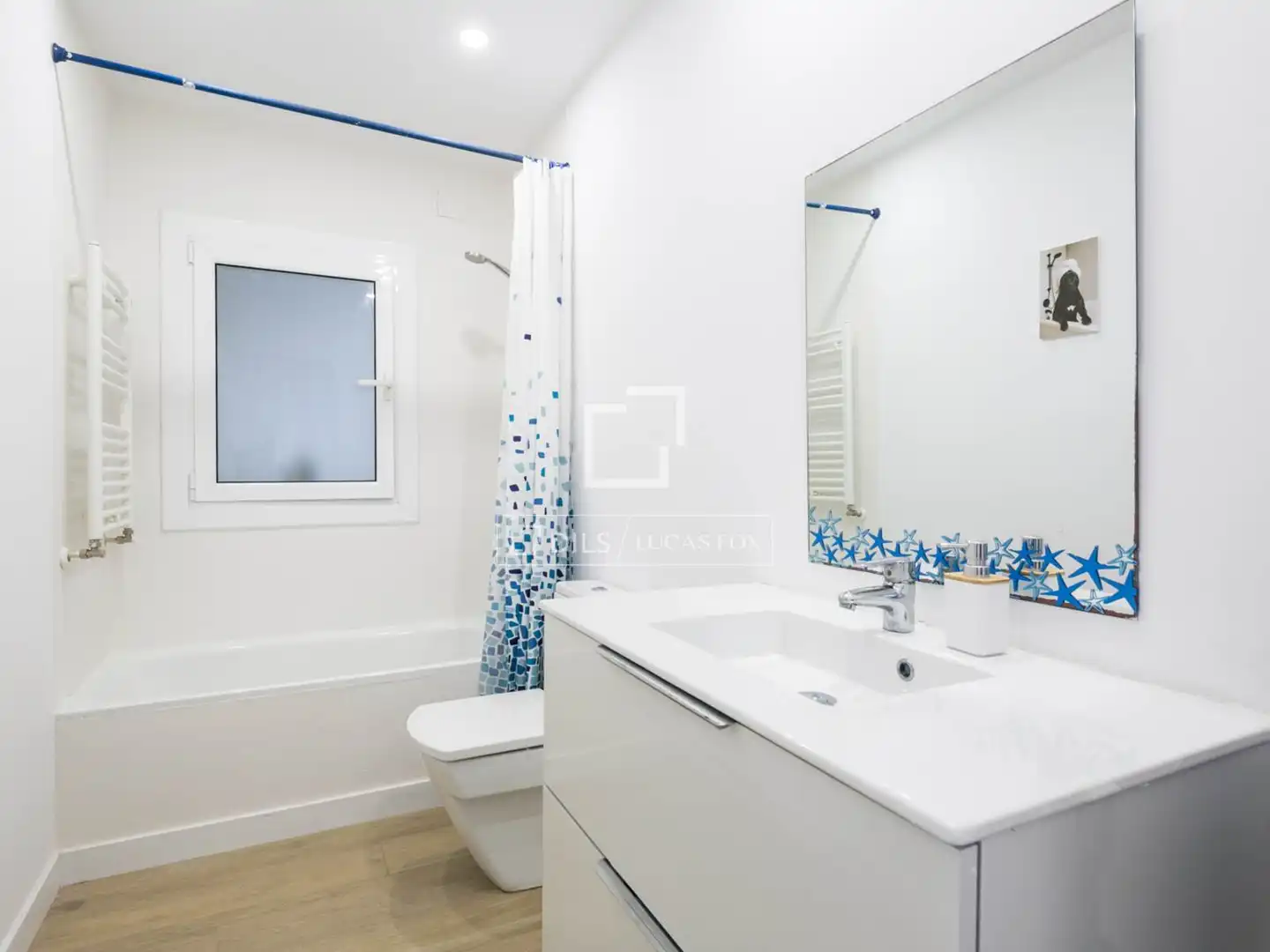 Bathroom of Houses for sale in Castelldefels  with Air Conditioner, Private garden and Terrace