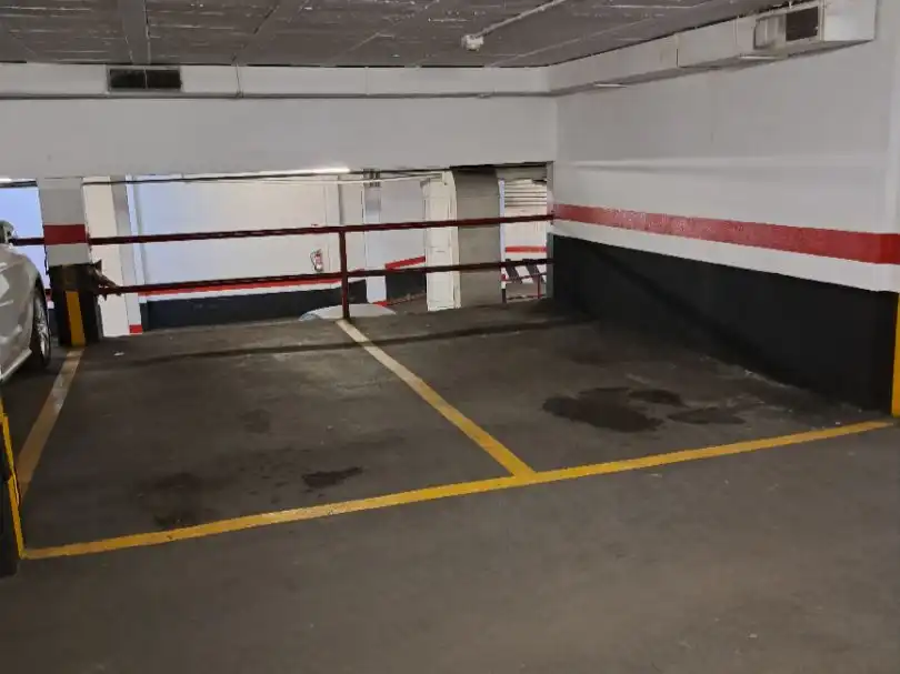 Parkplatz von Garage zur Miete in Madrid