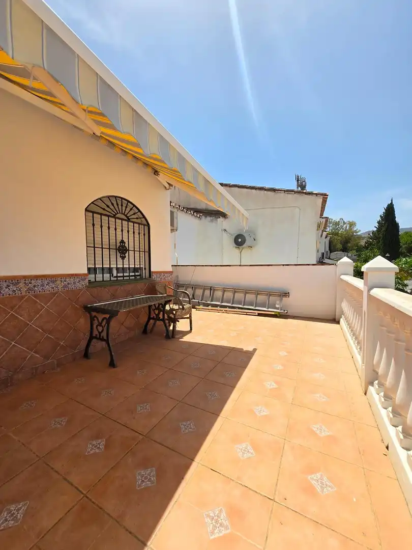 Terrassa de Casa adosada en venda en Alhaurín de la Torre amb Aire condicionat, Terrassa i Piscina comunitària