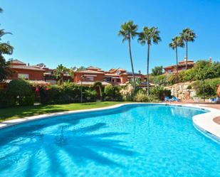 Jardí de Casa adosada en venda en Marbella amb Aire condicionat i Piscina