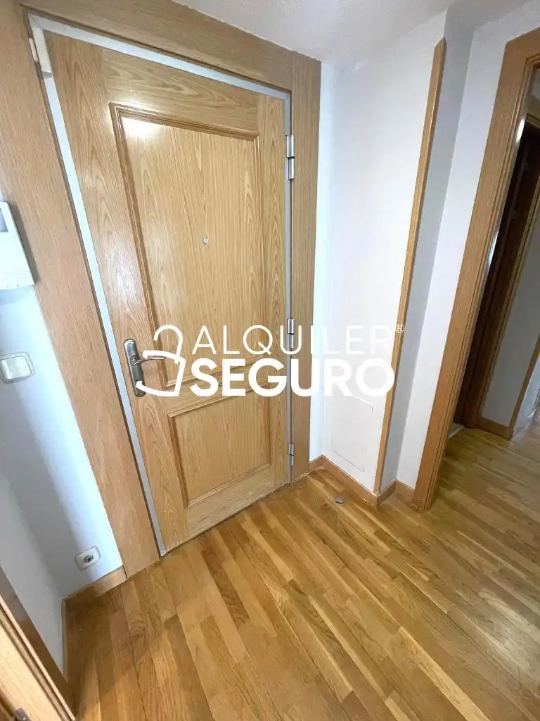 Flat for rent in de José Arcones Gil, Pueblo Nuevo