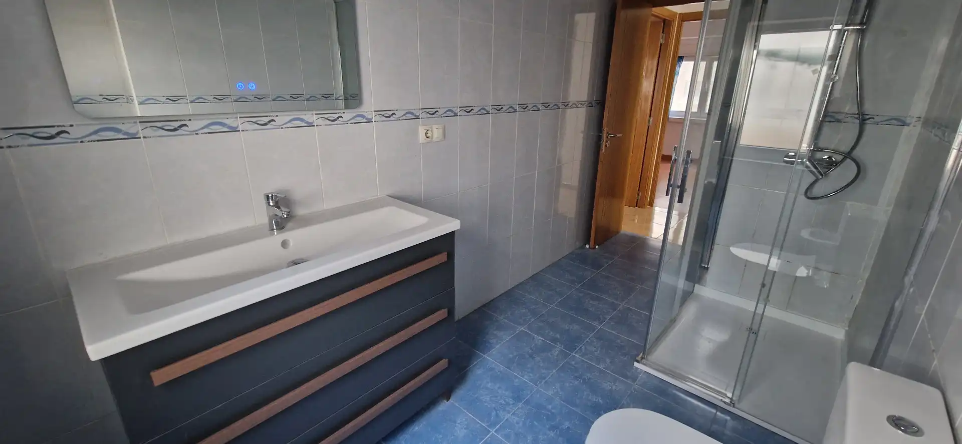 Bany de Pis en venda en A Coruña Capital  amb Parquet, Forn i Rentadora