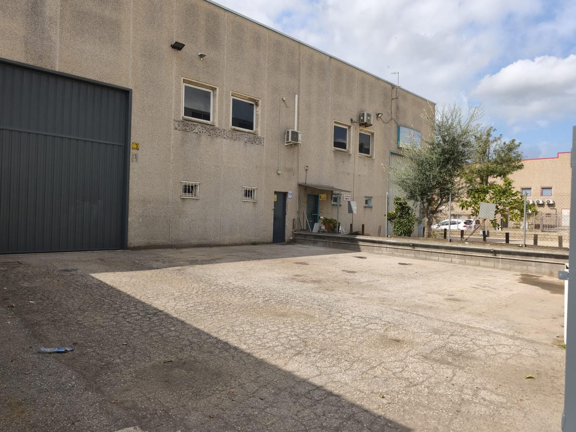Vista exterior de Nau industrial de lloguer en Molins de Rei