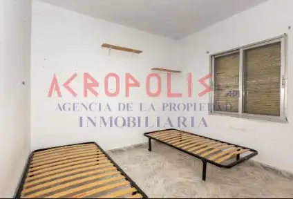 Dormitori de Pis en venda en Zamora Capital  amb Calefacció