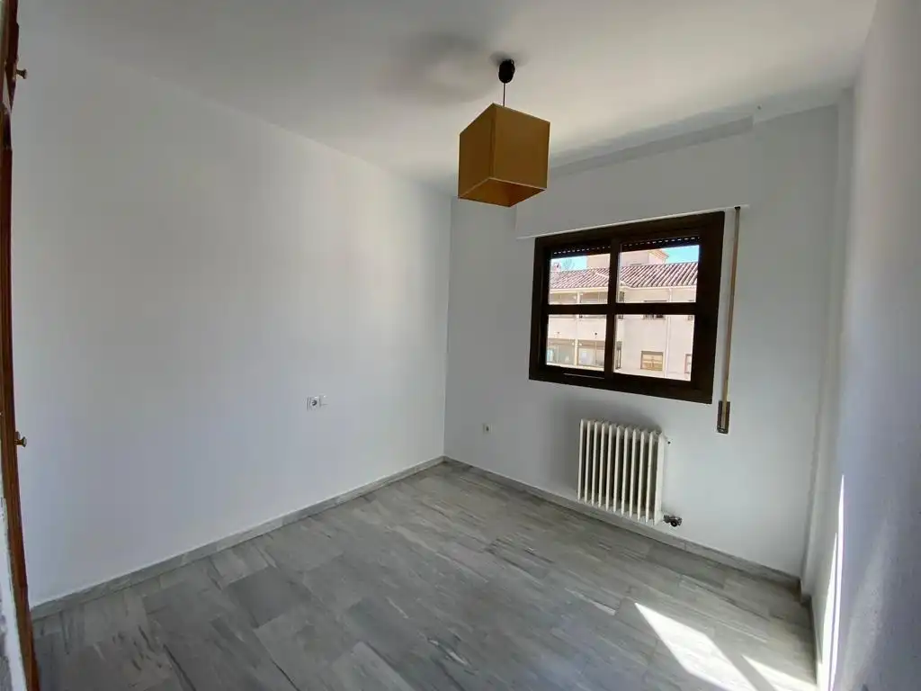 Bedroom of Flat for rent in Granada  with Heating, Private garden and Community pool