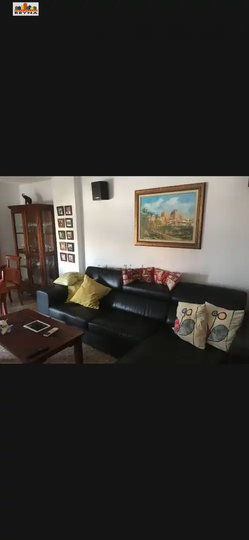 Sala d'estar de Pis en venda en Elche / Elx amb Aire condicionat, Traster i Moblat
