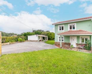 Vista exterior de Casa o xalet en venda en Cudillero amb Calefacció, Jardí privat i Terrassa