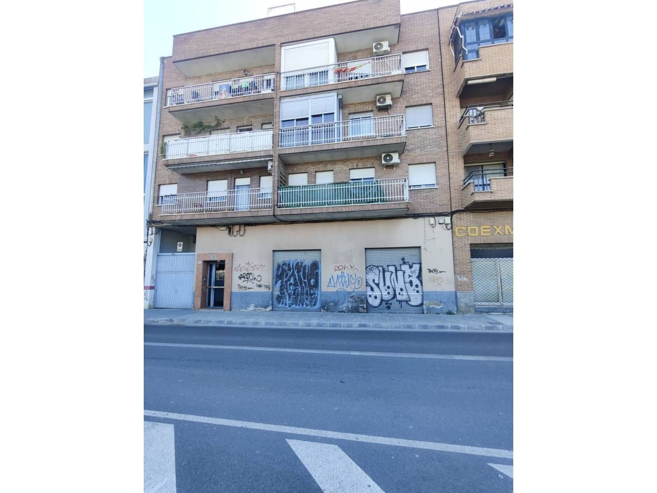 Vista exterior de Local en venta en  Murcia Capital