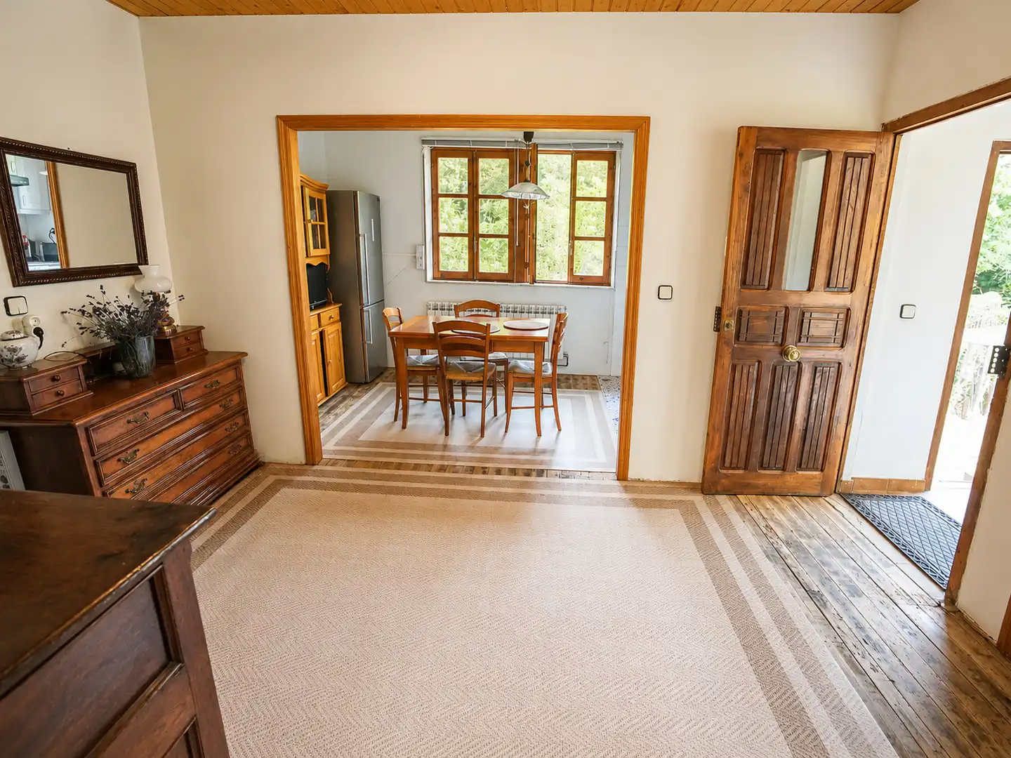 Menjador de Casa o xalet en venda en Salas amb Jardí privat, Traster i Moblat