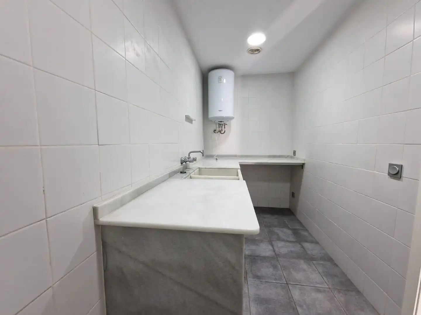 Bany de Casa adosada en venda en Villanueva de Castellón amb Calefacció, Terrassa i Traster