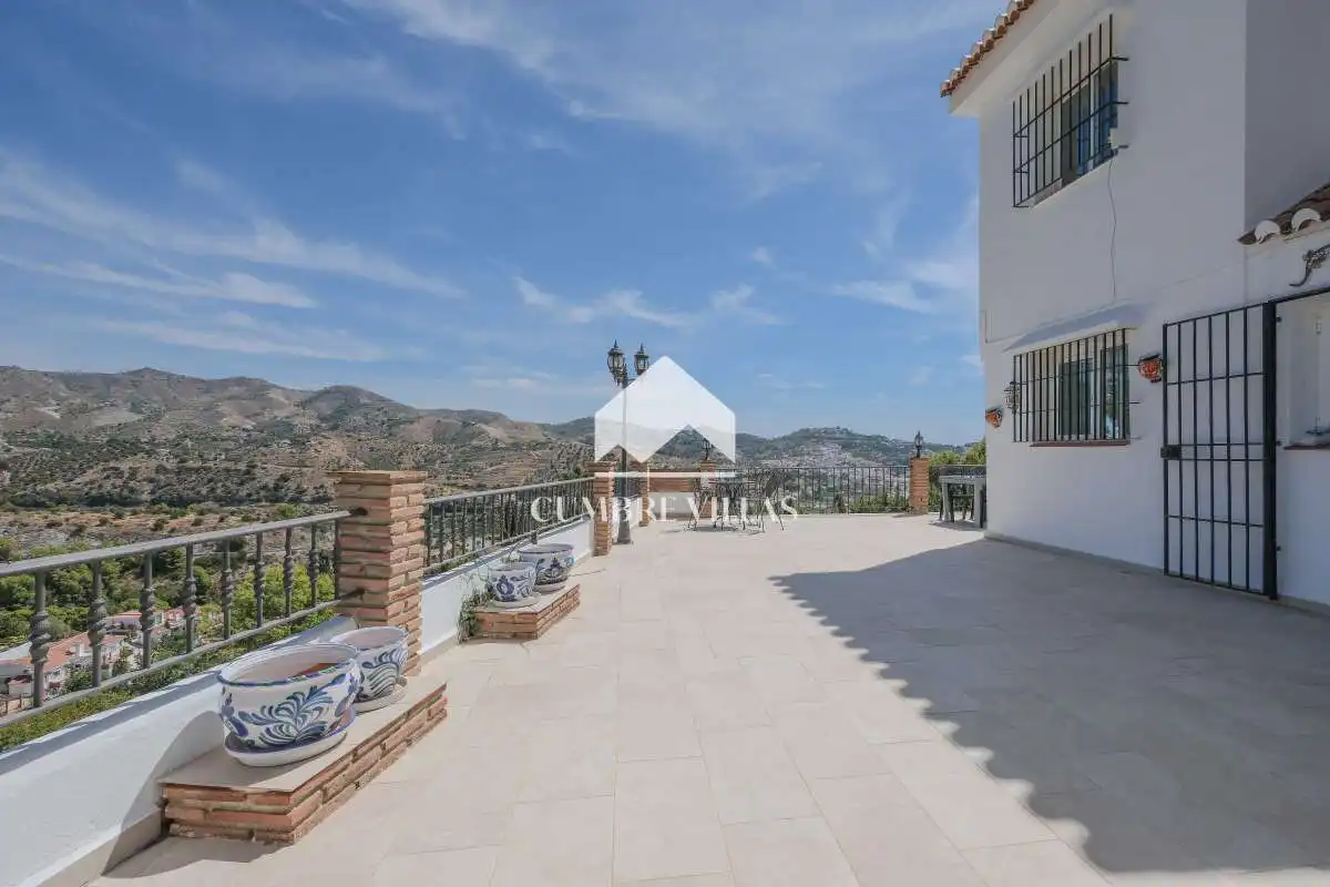 Exterior view of Houses for sale in Almuñécar