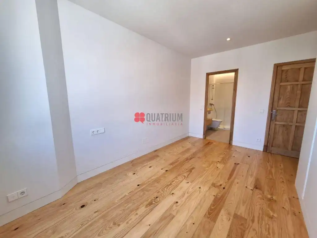 Habitación de Piso de alquiler en Santiago de Compostela  con Calefacción