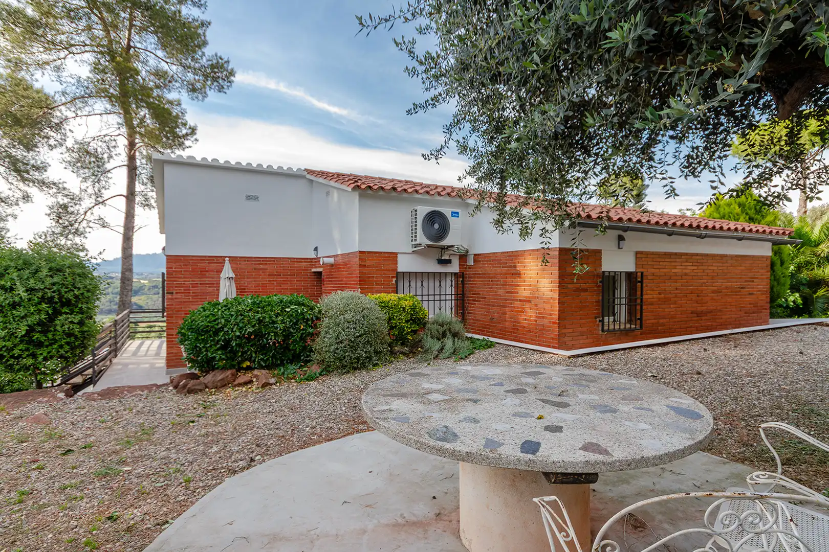 Vista exterior de Casa o chalet en venta en Castellví de Rosanes con Aire acondicionado, Calefacción y Jardín privado