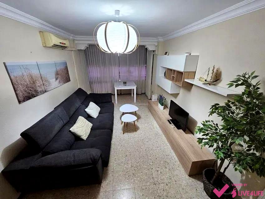 Sala d'estar de Pis de lloguer en  Sevilla Capital amb Aire condicionat i Moblat