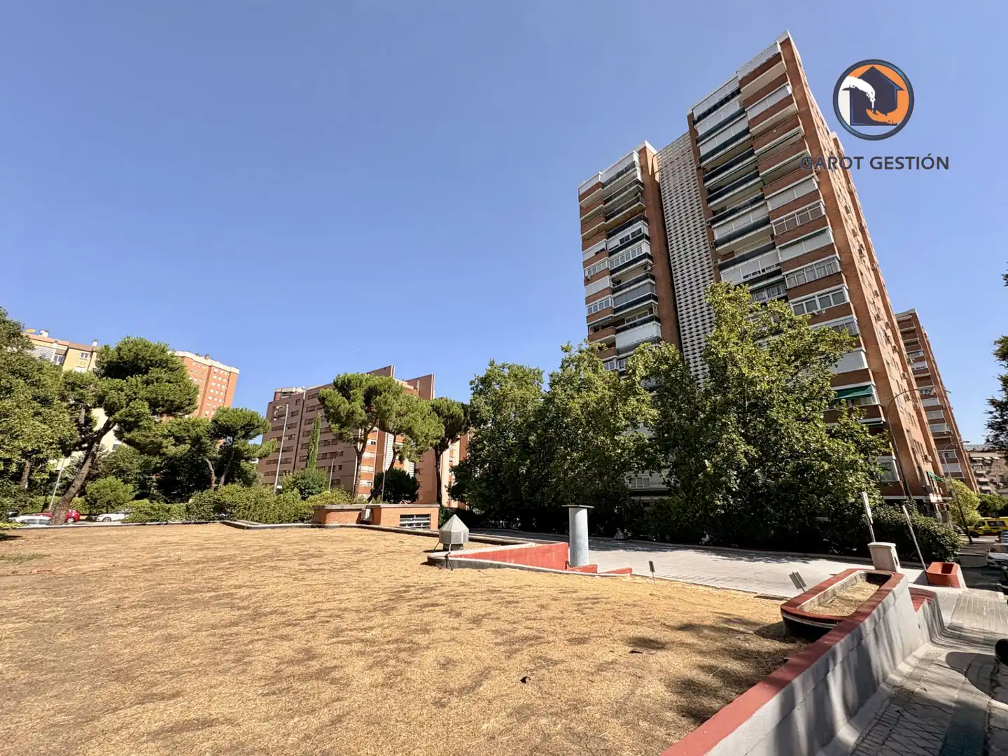 Vista exterior de Local en venta en Madrid con Aire acondicionado, Calefacción y Internet