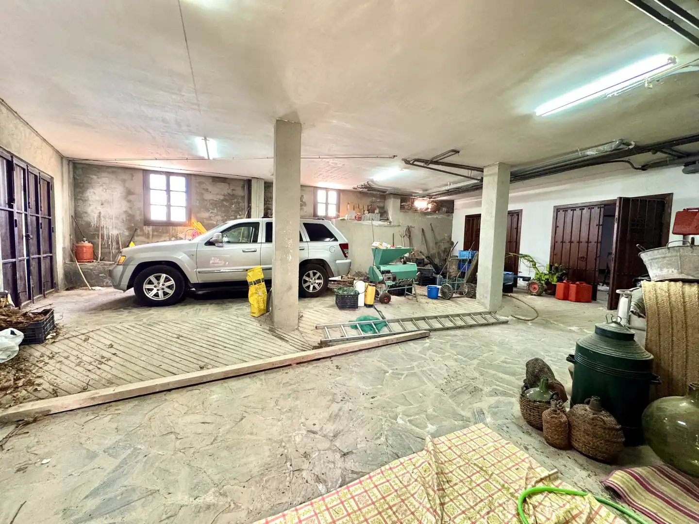 Buildings for sale in Juviles  with Alarm