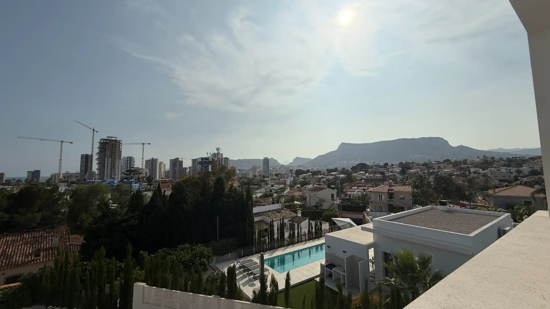 Vista exterior de Casa o xalet en venda en Calpe / Calp amb Aire condicionat, Calefacció i Jardí privat