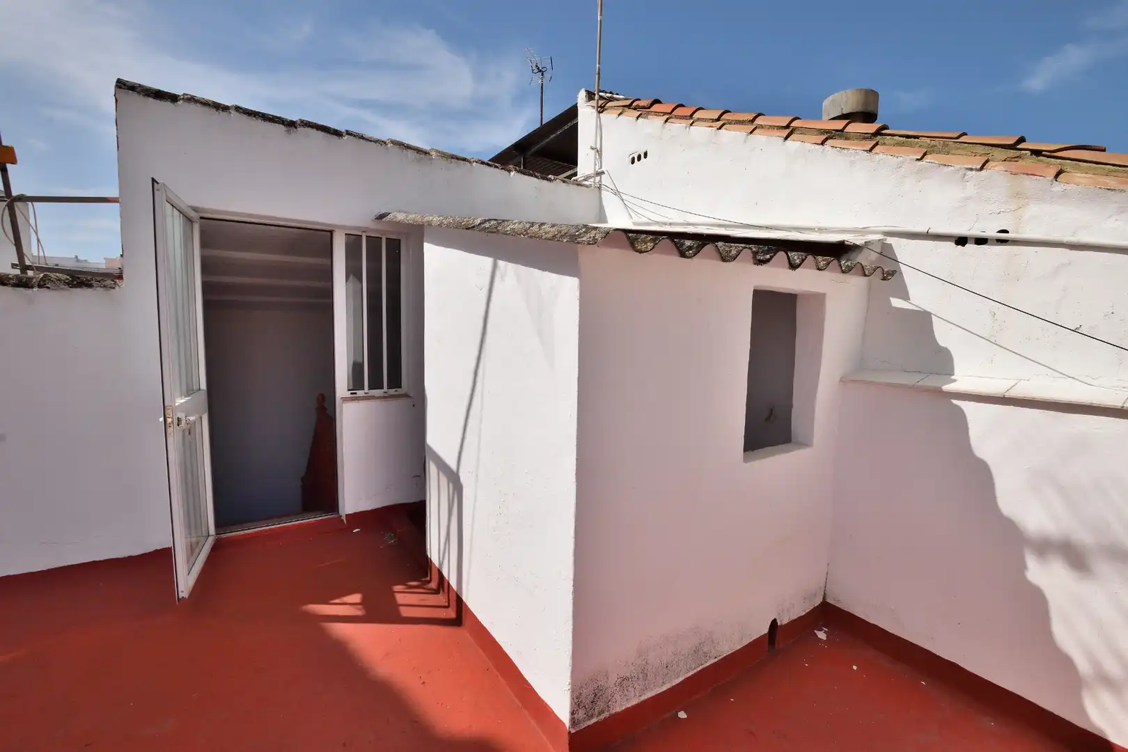 Vista exterior de Pis en venda en Ronda amb Terrassa i Balcó