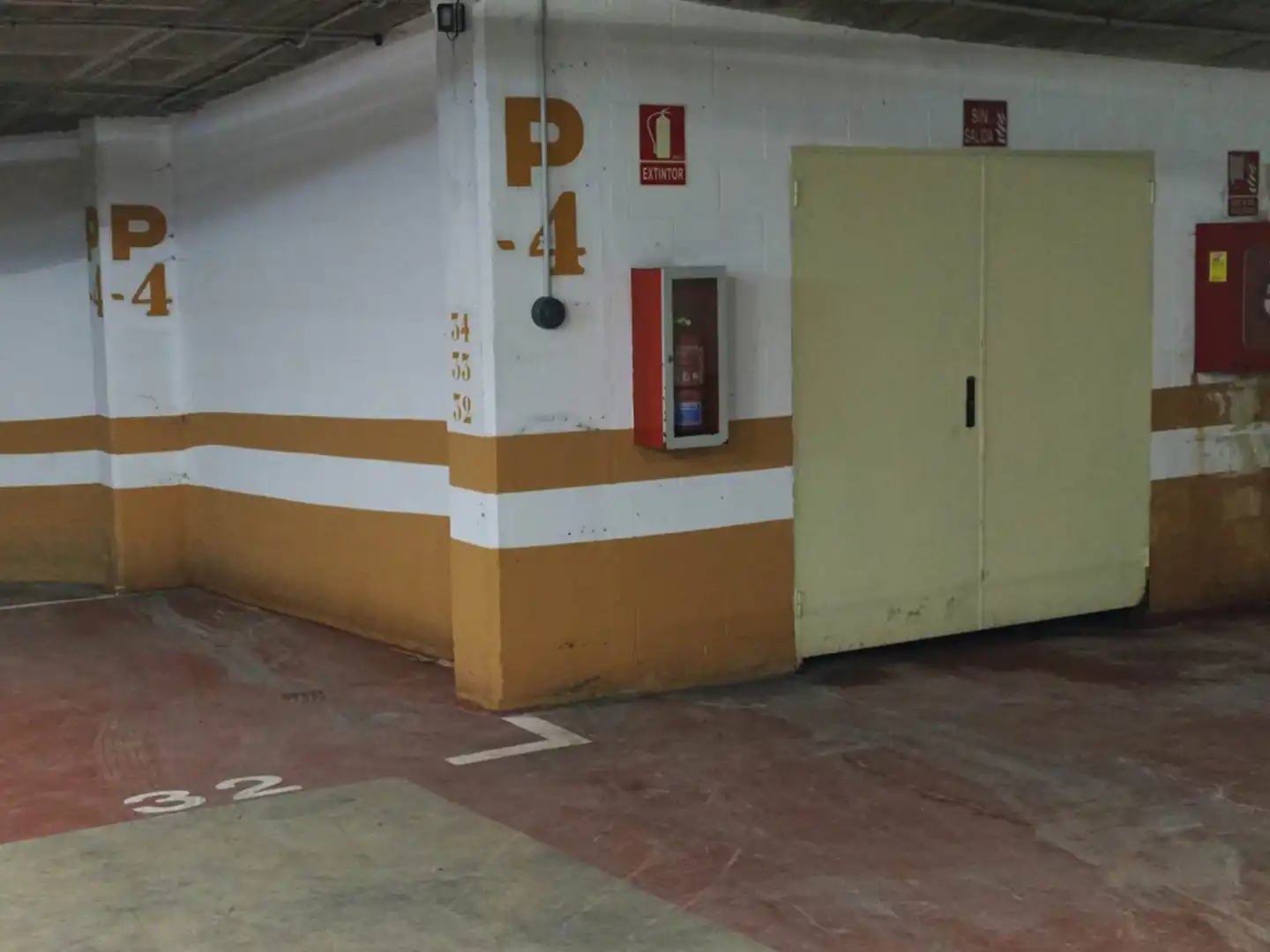 Aparcament amb ascensor en venda a Calle Gabriel García Márquez