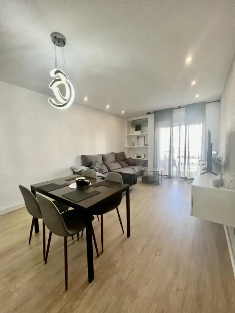 Wohnzimmer von Wohnung zur Miete in Altea mit Klimaanlage, Parkett und Möbliert