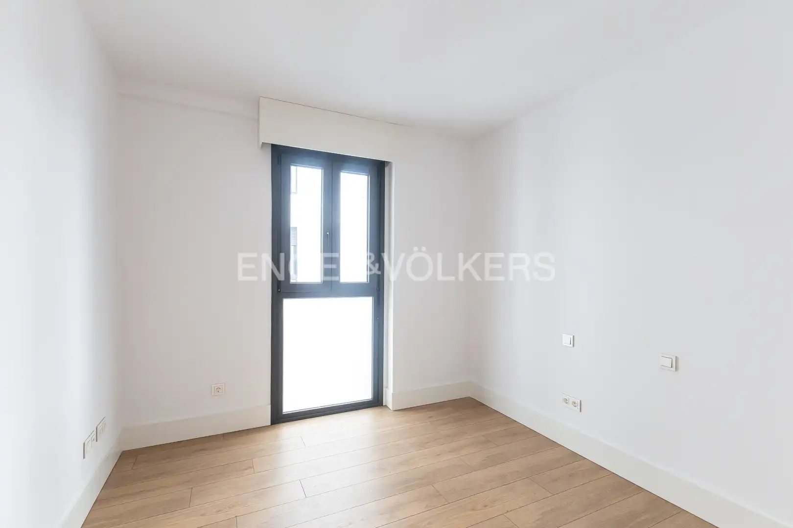 Bedroom of Flat for rent in Madrid  with Air Conditioner, Heating and Storage room