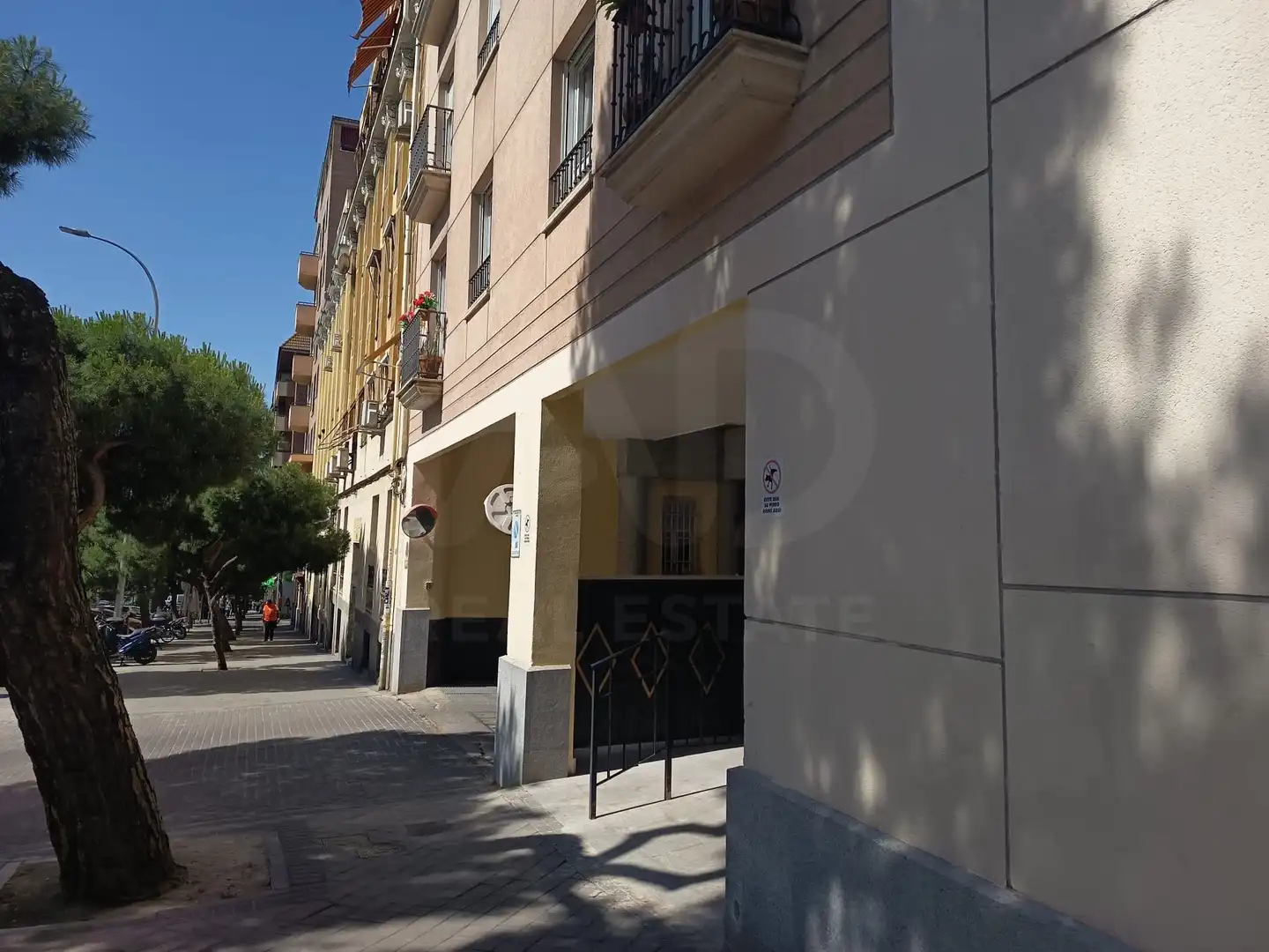 Vista exterior de Garaje en venta en Madrid