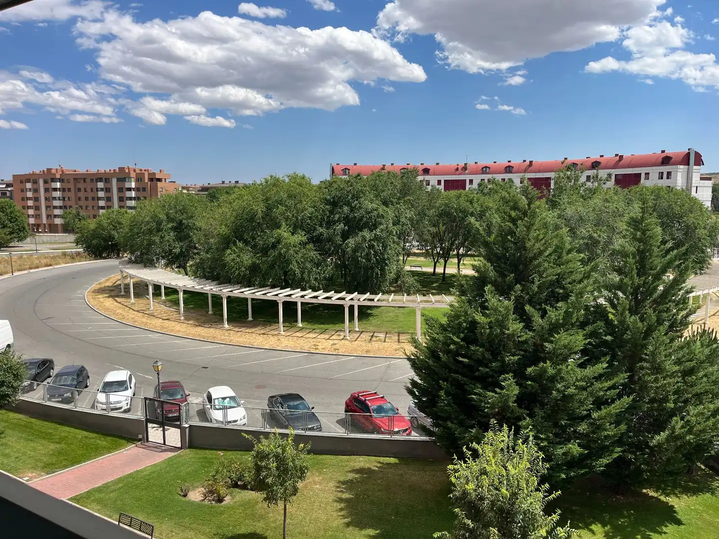 Vista exterior de Pis de lloguer en Ávila amb Calefacció, Terrassa i Moblat