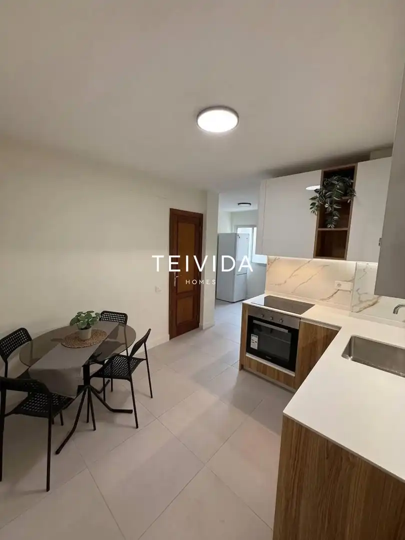 Kitchen of Flat for rent in Casco Urbano
