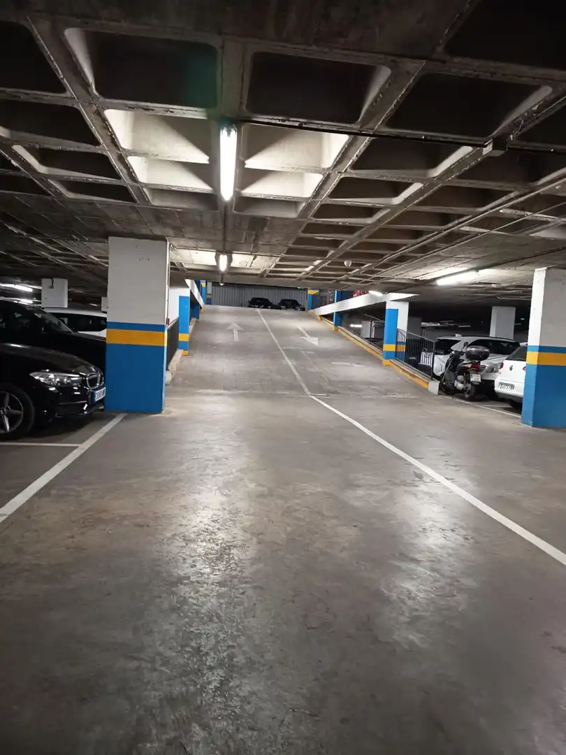 Aparcament de Garatge en venda en Sevilla