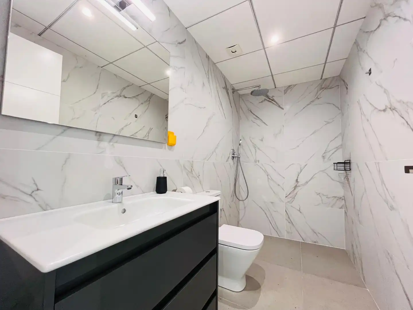 Bathroom of Detached homes for sale in Vilanova i la Geltrú  with Heating, Private garden and Swimming Pool
