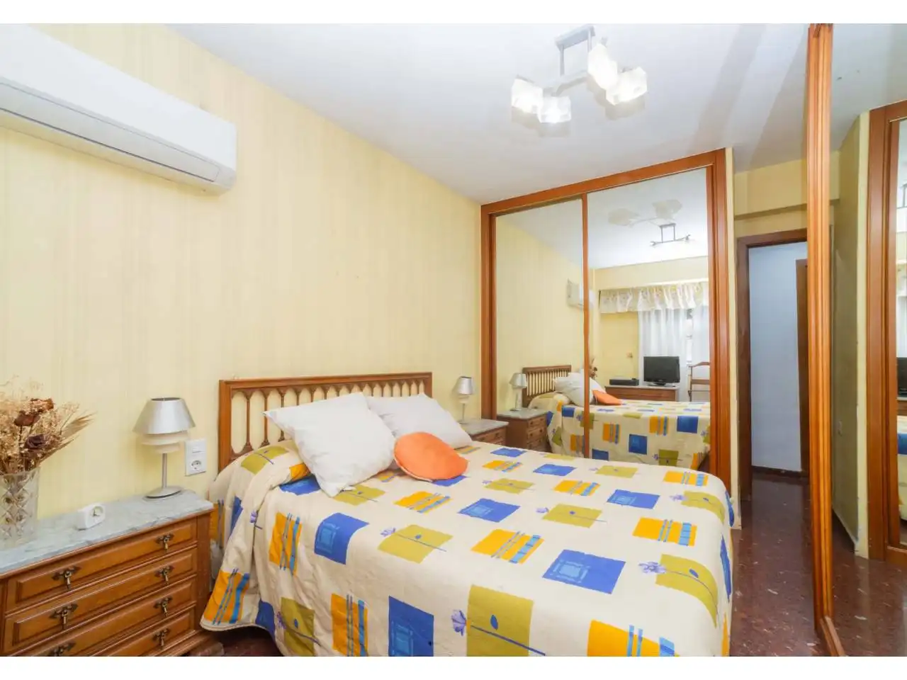 Bedroom of Flat for sale in Valencia  with Air Conditioner, Terrace and Furnished