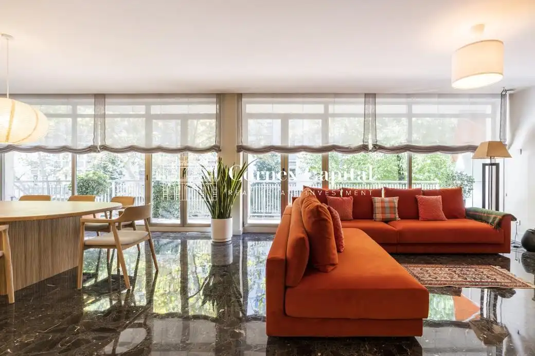 Sala de estar de Piso en venta en Barcelona con Aire acondicionado, Terraza y Trastero
