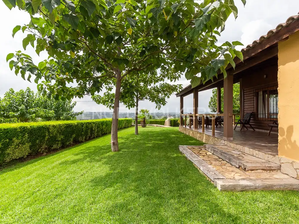 Terraza de Casa o chalet de alquiler en Torrent con Aire acondicionado, Calefacción y Jardín privado