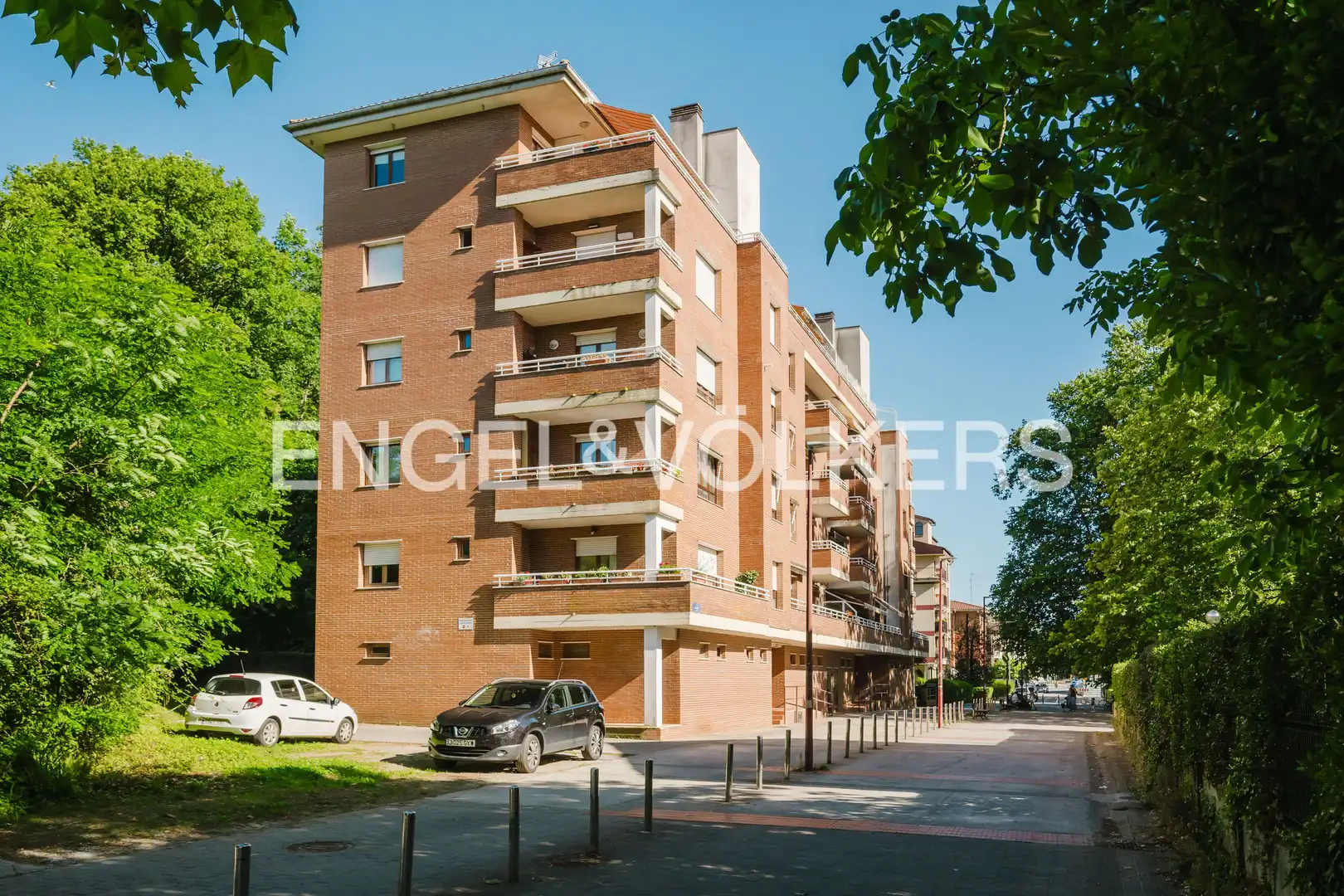 Vista exterior de Àtic en venda en Donostia - San Sebastián  amb Calefacció, Terrassa i Traster