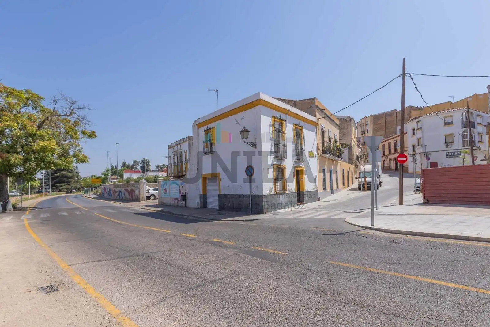 Vista exterior de Casa o xalet en venda en Badajoz amb Aire condicionat i Traster