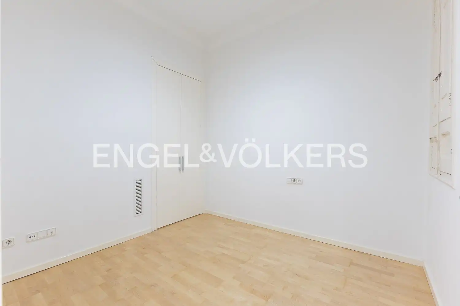 Flat for rent in Valencia  with Air Conditioner, Heating and Parquet flooring