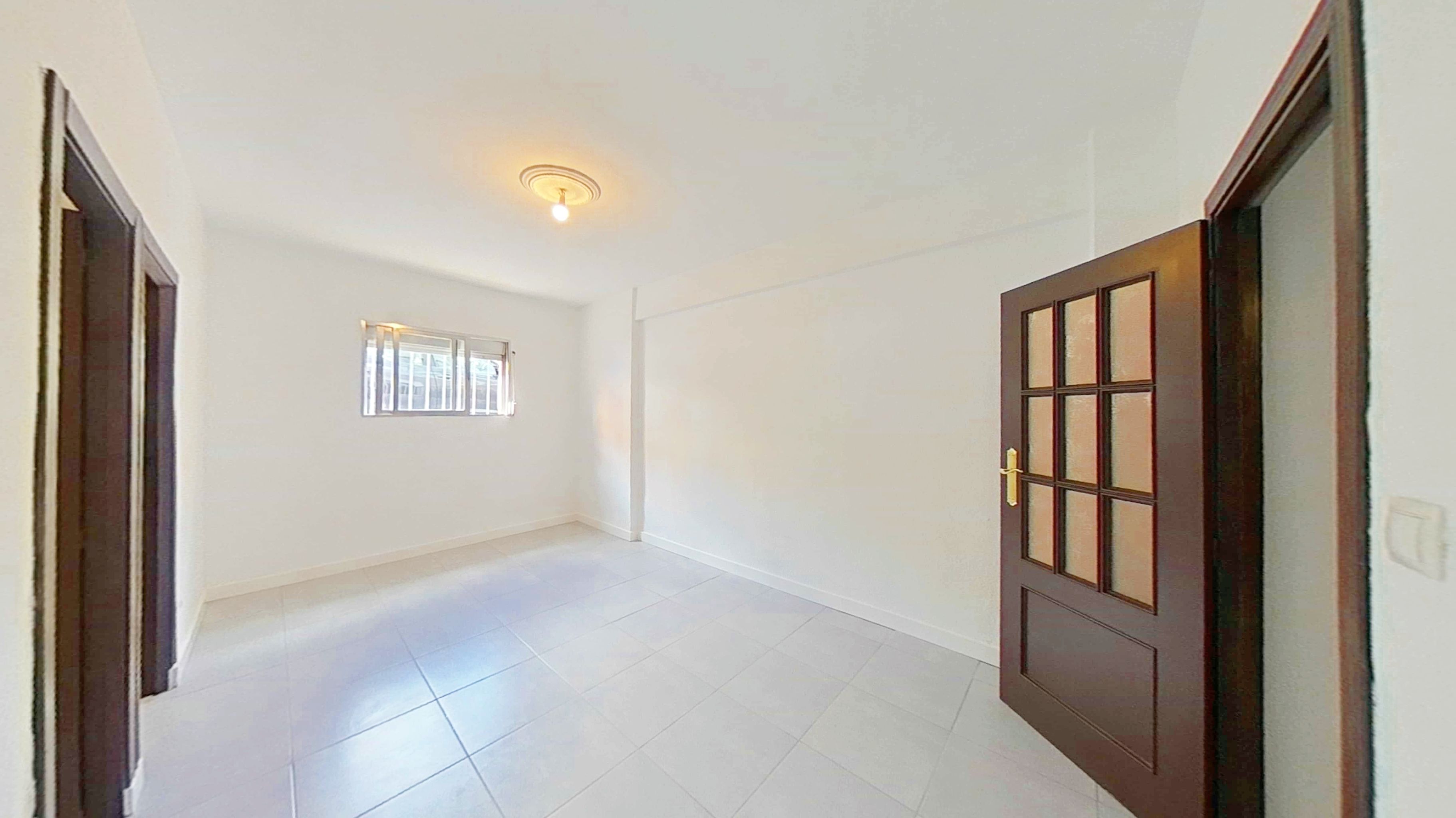Flat for sale in  Madrid Capital  with Oven and Balcony
