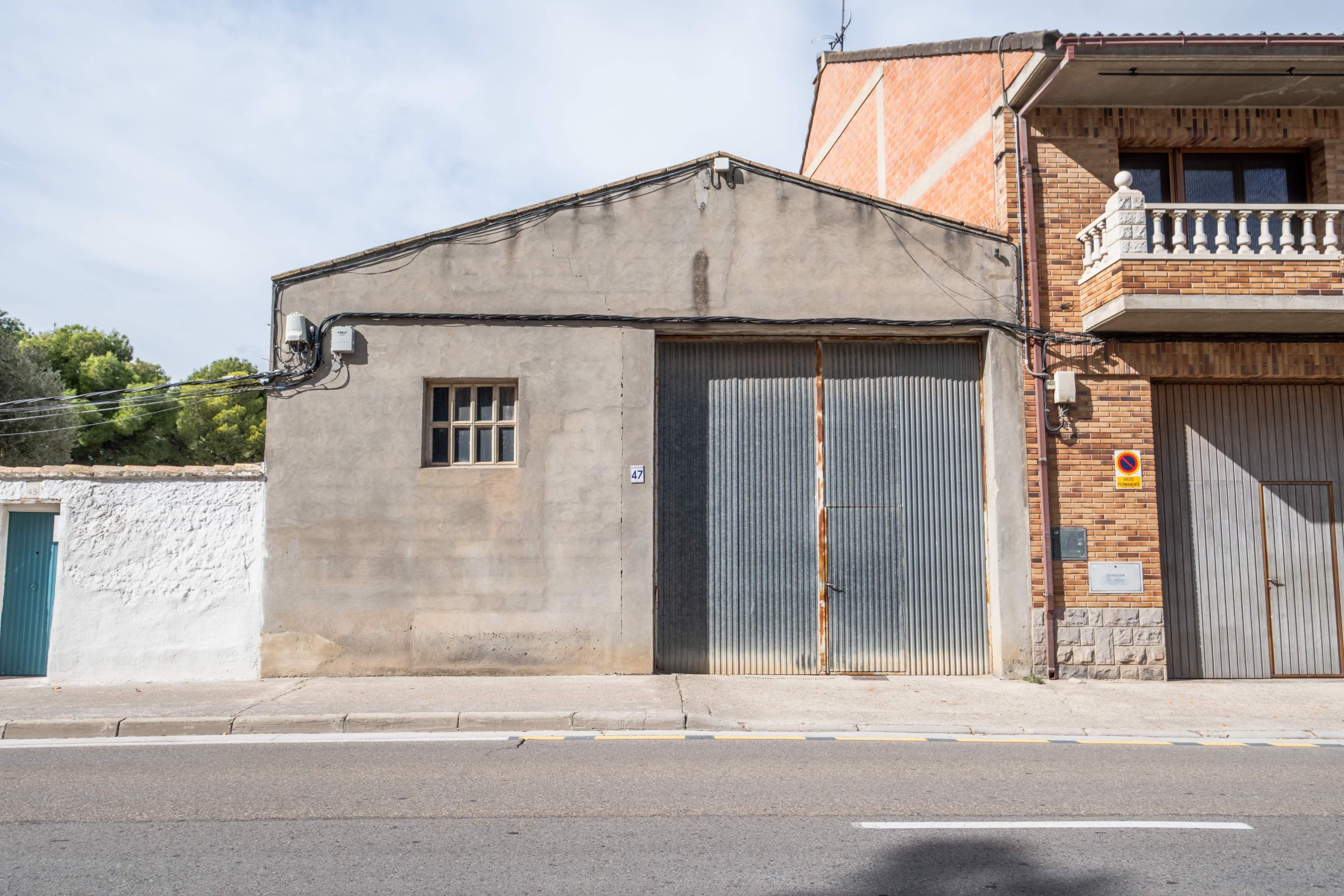 Exterior view of Industrial buildings for sale in  Zaragoza Capital