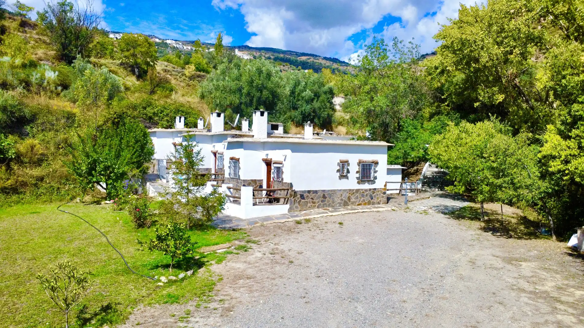 Vista exterior de Terreno en venta en Alpujarra de la Sierra