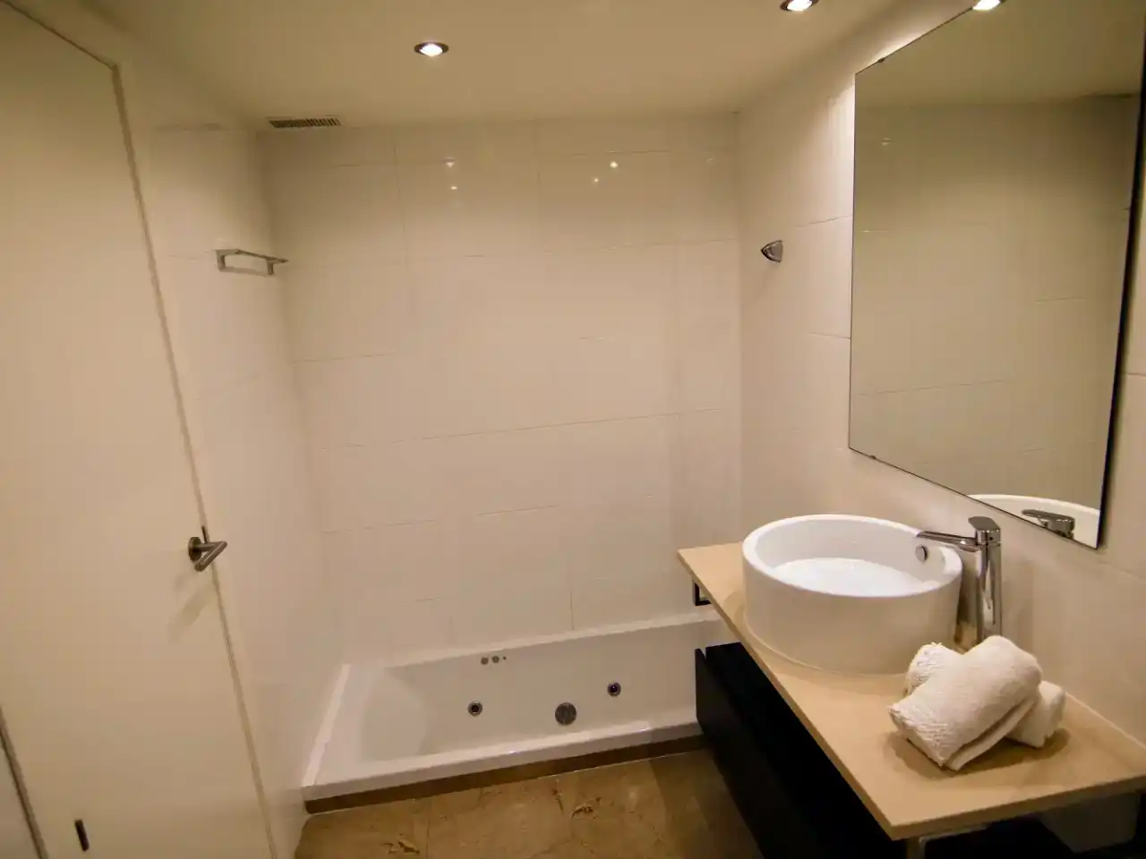 Bany de Casa o xalet en venda en Mairena del Aljarafe amb Aire condicionat i Piscina